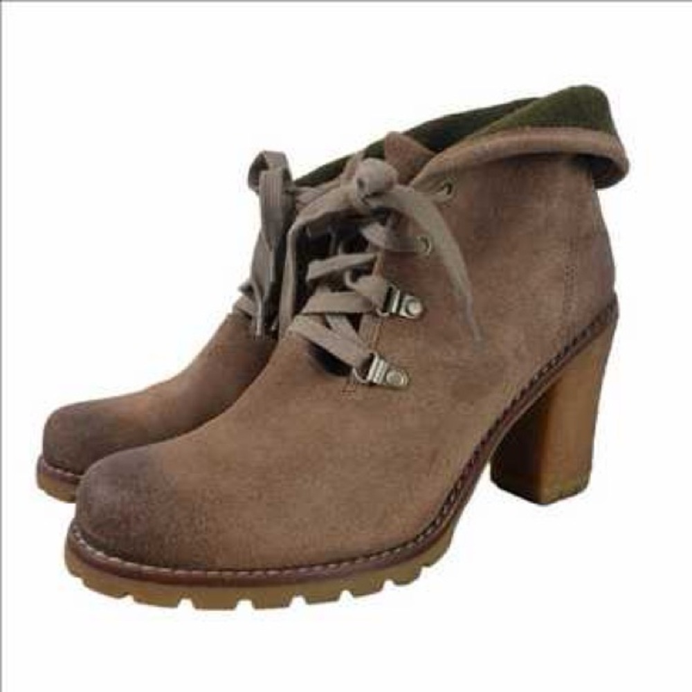 💞BNIB Gorgeous UGG Tan Lace-Up Boots lined (Calynda) sz 6.5